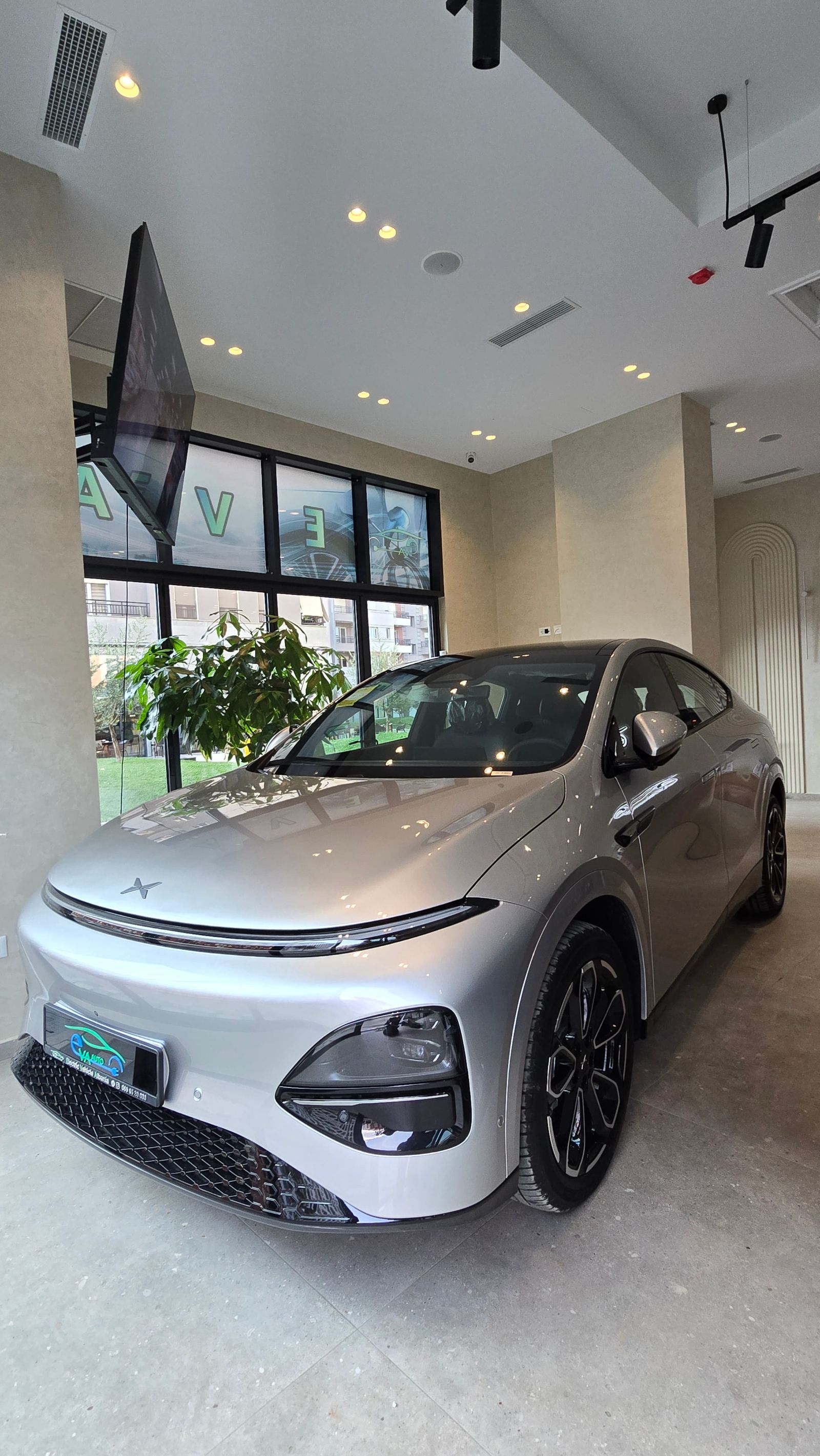 Xpeng G6 Max Flagship 2025 (E bardhë) – Makine Elektrike per